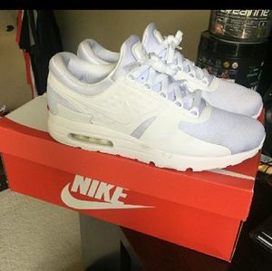 Nike Air max zero essential triple white